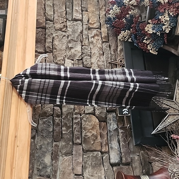 FRINGE SCARF - Picture 1 of 6